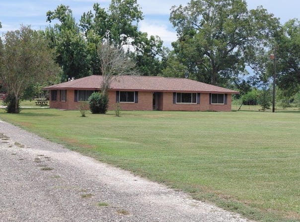613 C/R 706, Angleton, TX 77515