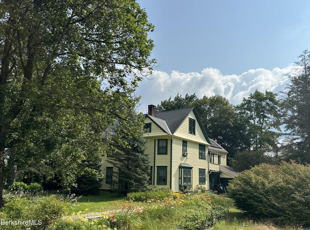 119 South Main St, Sheffield, MA 01257