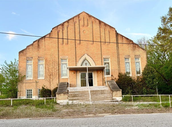 201 E Quitman Avenue, Gladewater, TX 75647