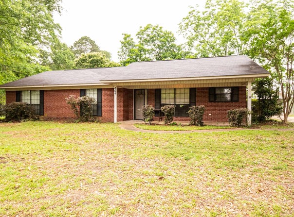 604 W University, Magnolia, AR 71753