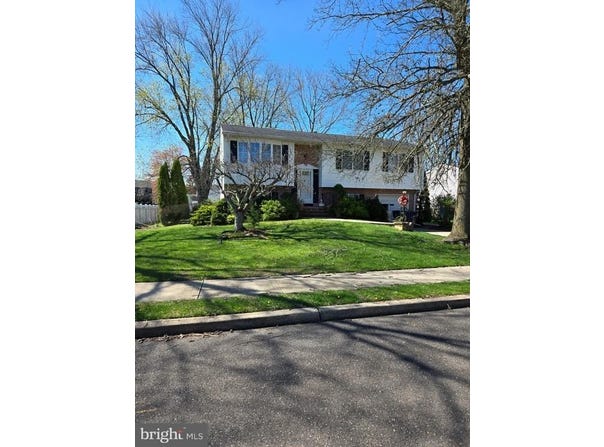 8 DURHAM TERRACE, MOUNT HOLLY, NJ 08060