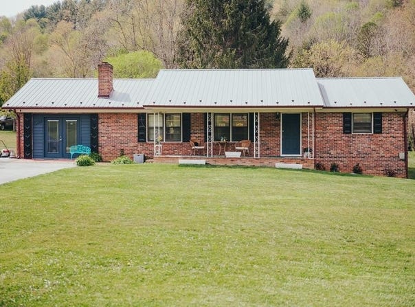 2706 Scratch Gravel Rd, Marion, VA 24354