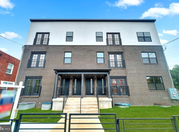 854 XENIA SE, WASHINGTON, DC 20032