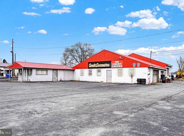 1832 W TRINDLE ROAD, CARLISLE, PA 17013