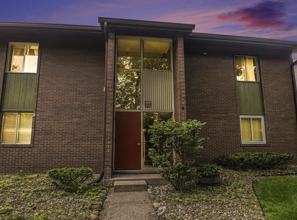 2500 Topsfield Road, South Bend, IN 46614-2432
