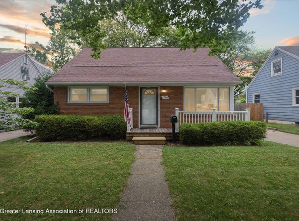 1724 Victor Avenue, Lansing, MI 48910