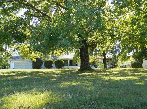 2284  County Road 620 N, Fairfield, IL 62837