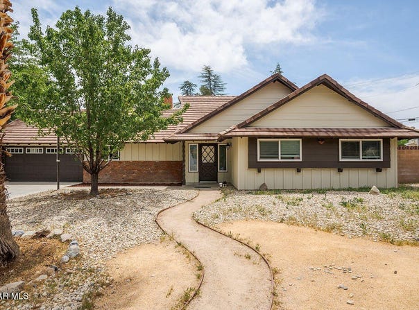 43818 Halcom Avenue, Lancaster, CA 93536