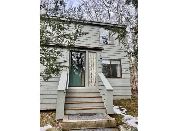 373 Trailsend Drive, Torrington, CT 06790
