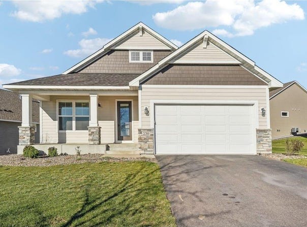 238 Jade Trail N, Lake Elmo, MN 55042