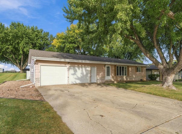 424 7th Avenue S, Brownton, MN 55312