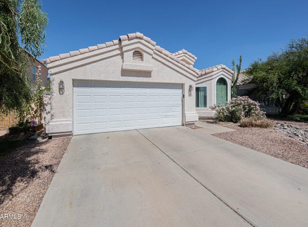 925 S SAILFISH Drive, Gilbert, AZ 85233