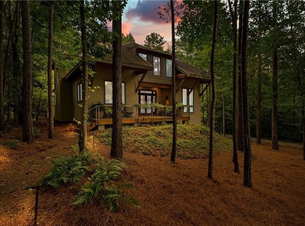 9016 Selborne Lane, Chattahoochee Hills, GA 30268