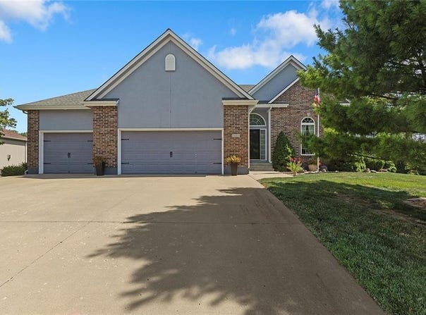 501 Chestnut Circle, Raymore, MO 64083