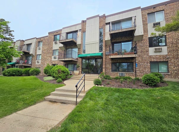 1473 N WINSLOWE Drive, Palatine, IL 60074