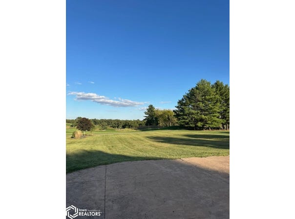 5546 FAIRWAY Drive, Burlington, IA 52601