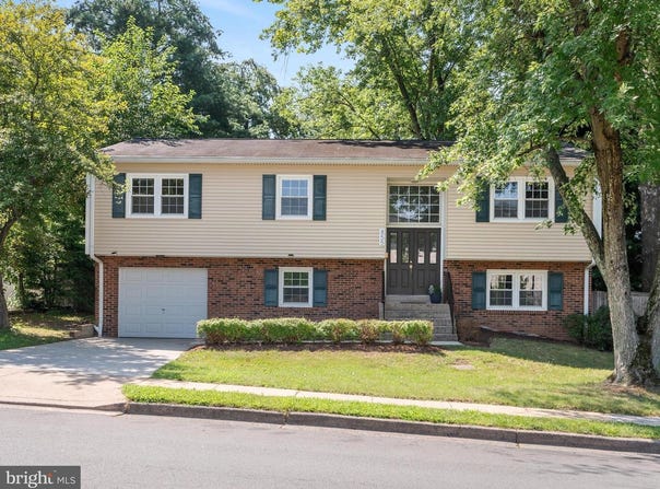 855 PARK AVE, HERNDON, VA 20170