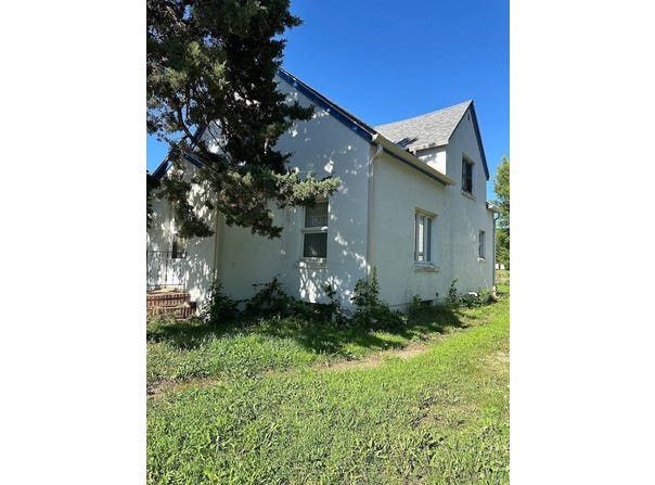 208 1st Street, Jackson, MN 56143