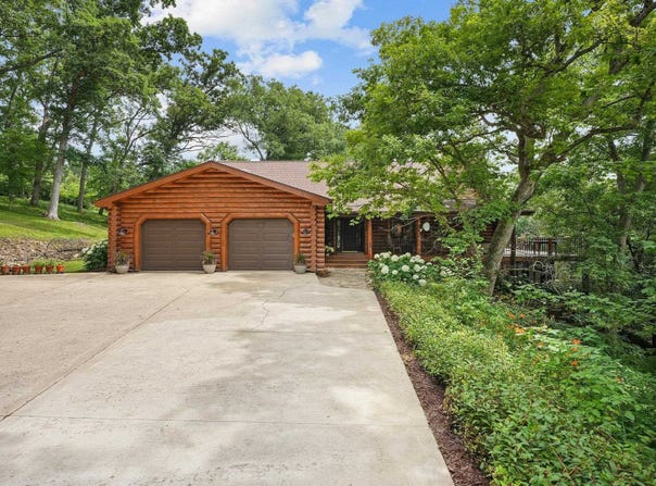 1851 Twin Bridge Road, Mineral Point, WI 53565