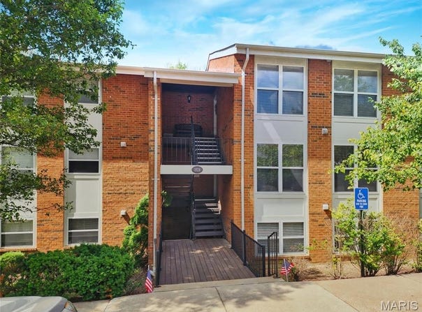 1924 Greenglen Drive, Kirkwood, MO 63122