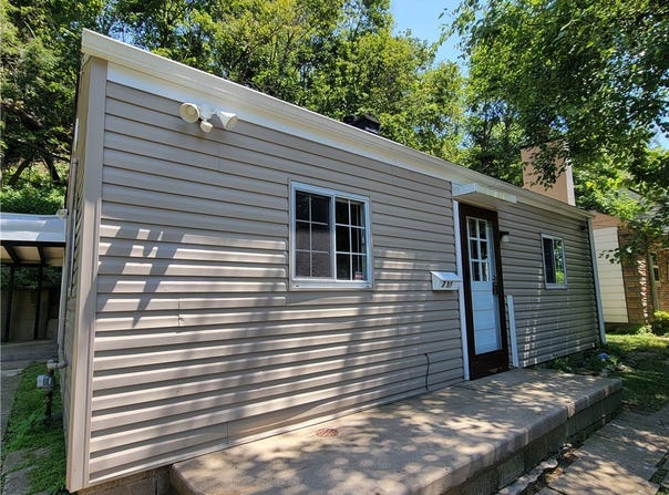 711 Charles St, Carnegie, PA 15106