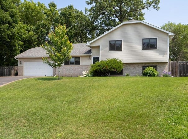 23181 Dahlia Street NW, Saint Francis, MN 55070