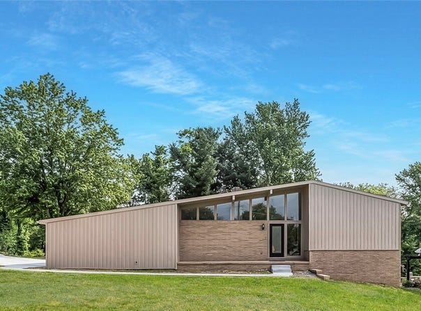 200 Centerwood Cir, South Union Twp, PA 15401