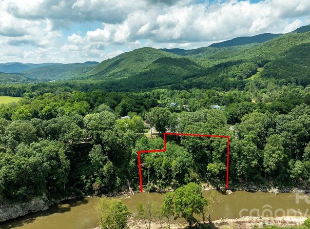 765 River Road, Hot Springs, NC 28743