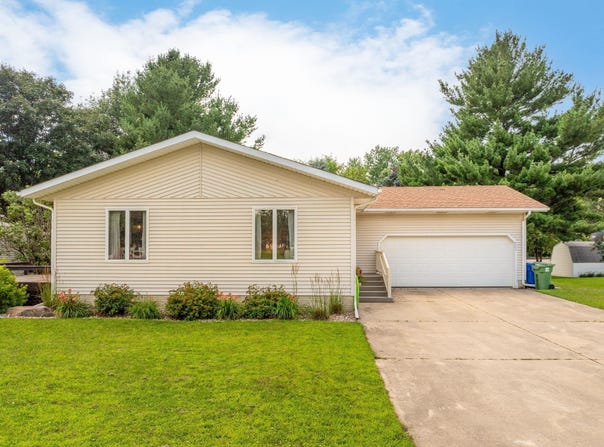 203 N Ely Street, Clarksville, IA 50619
