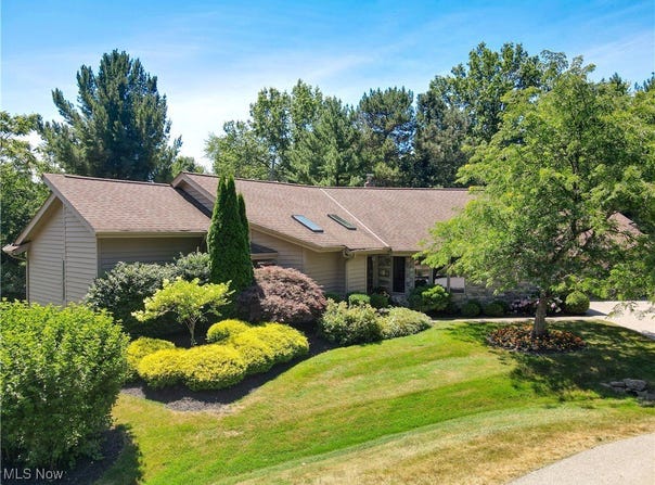 5575 Hummingbird Circle, Solon, OH 44139