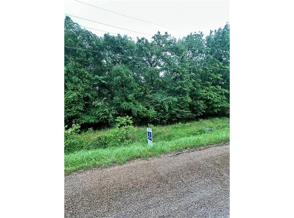 124 Beachwood Drive, Mabank, TX 75156