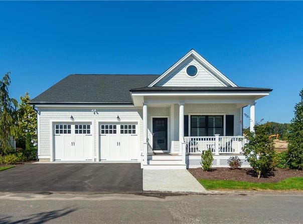 15 Hampton Road, Coventry, RI 02816