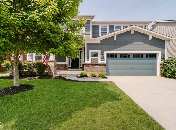 10962 Stoneleigh Drive, Noblesville, IN 46060