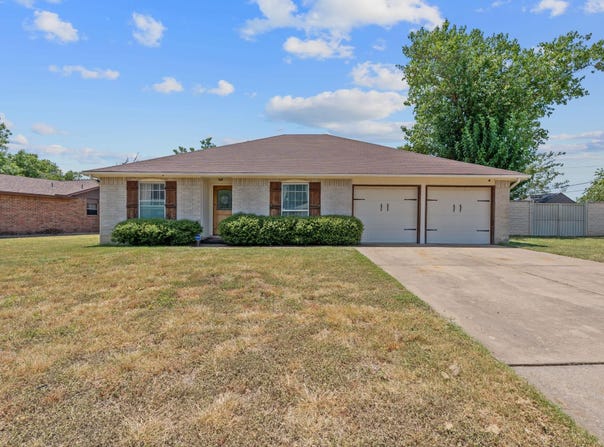 1910 W Mesa Park DR, Round Rock, TX 78664