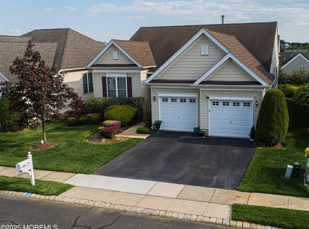 51 Turnberry Drive, Monroe, NJ 08831