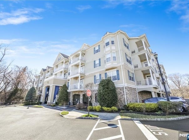175 Rochelle Avenue 308, Rochelle Park, NJ 07662