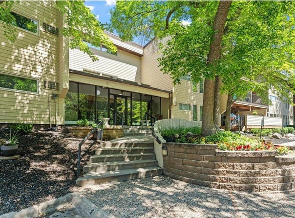 12600 Parkwood Drive, Burnsville, MN 55337