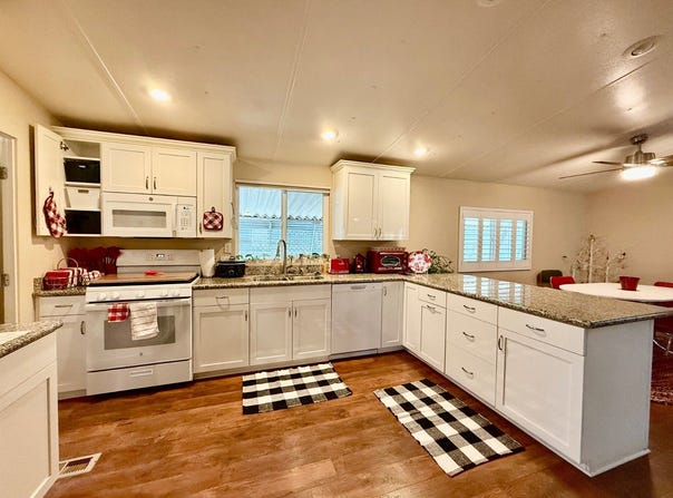 11949 Riverside Dr, Lakeside, CA 92040