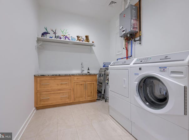 101 N QUEEN STREET, LANCASTER, PA 17603