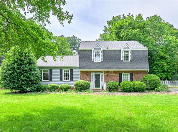 6848 Rollingwood Drive, Clemmons, NC 27012