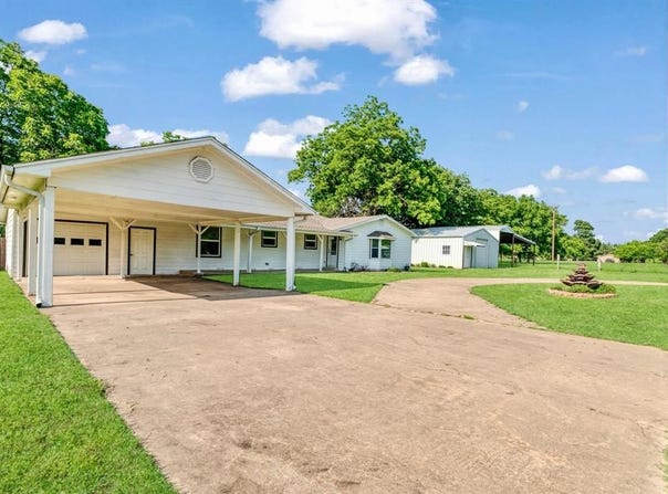 6725 Pine Mill Road, Reno, TX 75462