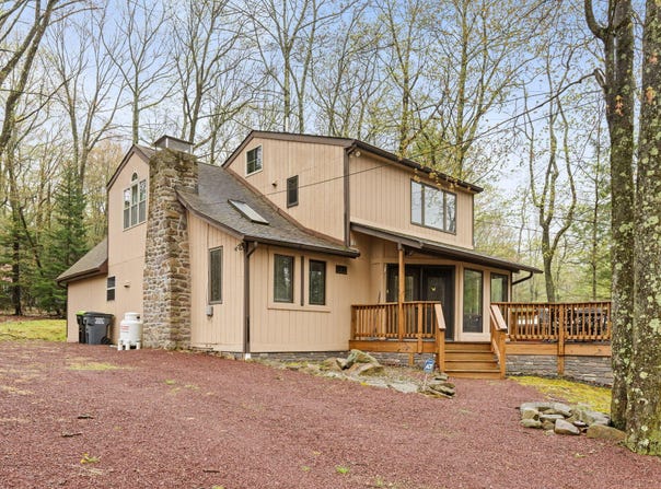 15 Hazard Run Road, Lake Harmony, PA 18624