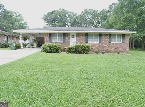 1207 S 9th St., Lanett, AL 36863