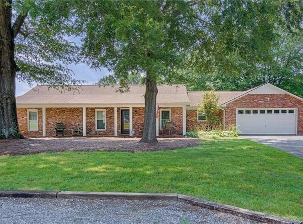 1105 Laplata Drive, Kernersville, NC 27284