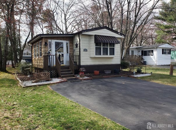 144 Libby Court, Spotswood, NJ 08884