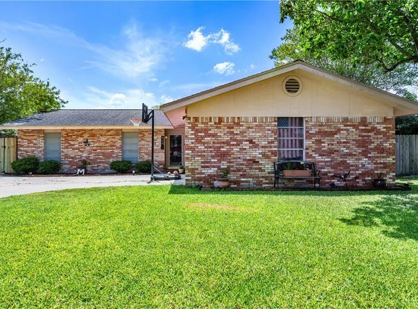 809 S 24th Street, Kingsville, TX 78363