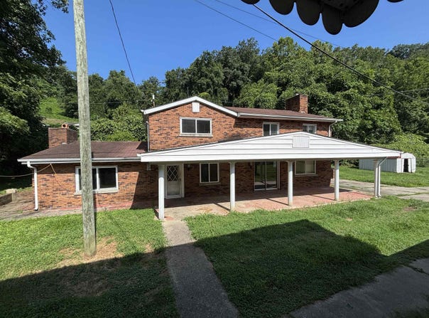 953 Walkers Branch Road, Huntington, WV 25404