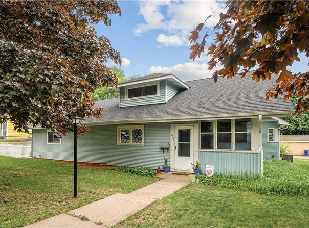 1722 Reaney Avenue E, Saint Paul, MN 55106