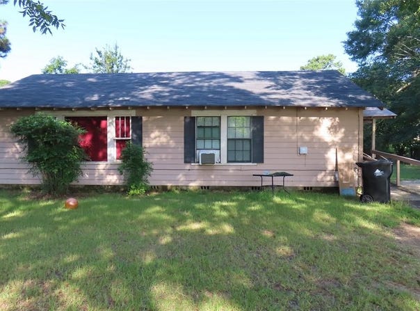 206 11th Street NE, Springhill, LA 71075