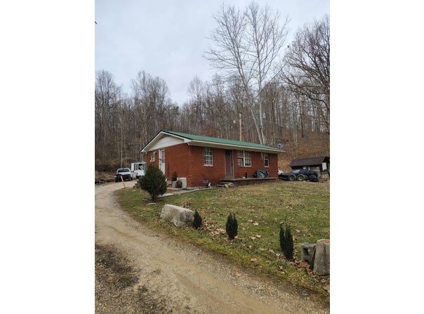64 Tara Ct., Grayson, KY 41143
